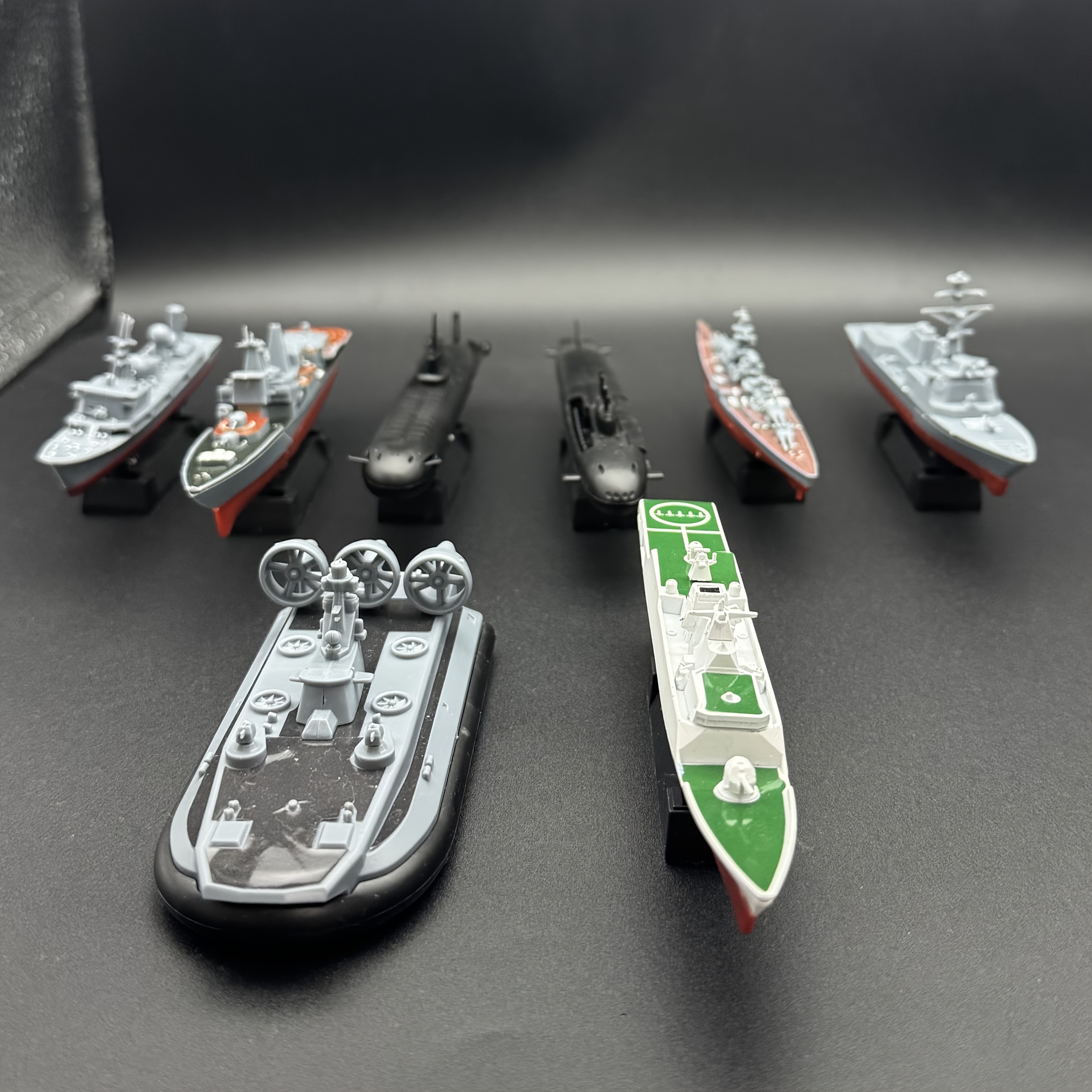 8pcs Highly Realistic Assembly Warship Model Set